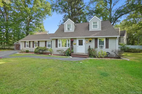 35 Andre Ave, Orangetown, NY 10983