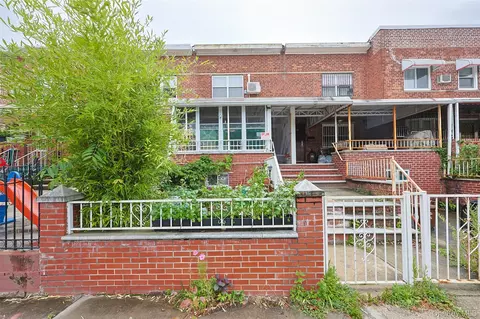 15308 58th Rd, Flushing, NY 11355