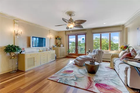 9935 Shore Rd #6B, Brooklyn, NY 11209
