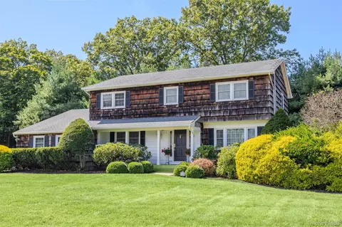 21 View Rd, Setauket, NY 11733