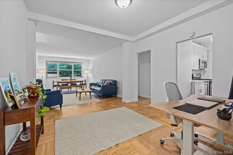 235 Garth Rd #A1F, Scarsdale, NY 10583
