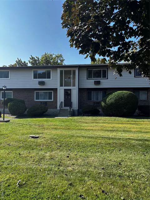 804 Parr Meadow Dr, Newburgh, NY 12550