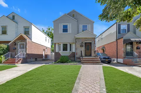 4547 166th St, Flushing, NY 11358