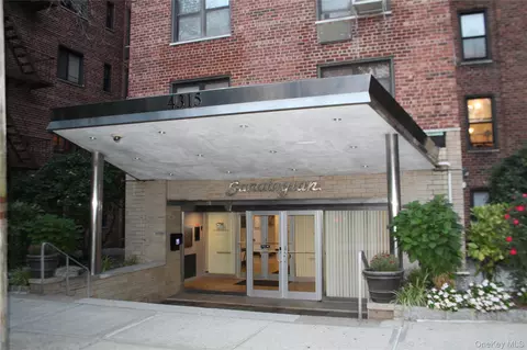 4315 Webster Ave #3B, New York, NY 10470