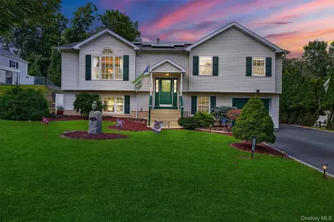 12 Cedar Ln, Thiells, NY 10984
