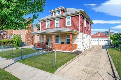 236 Jackson Ave, North Hempstead, NY 11501