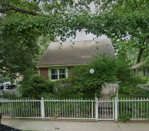 46-27 206 St, New York, NY 11361