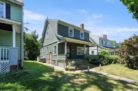 16 Eastman Ter, Poughkeepsie, NY 12601