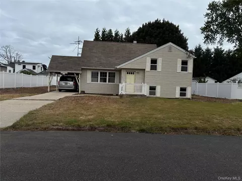 1435 Peters Blvd, Bay Shore, NY 11706