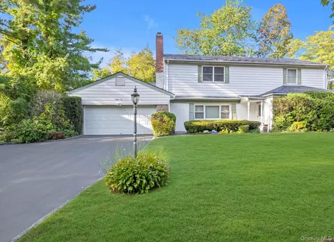 36 Somerset Dr S, North Hempstead, NY 11020