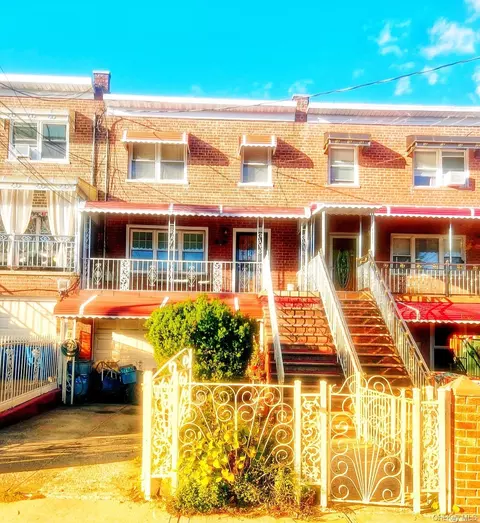 1047 E 217th St, New York, NY 10469