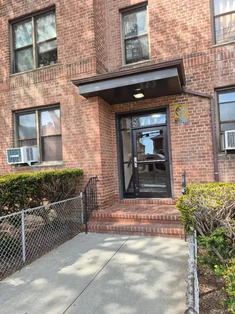 745 E 231st St #3F, New York, NY 10466