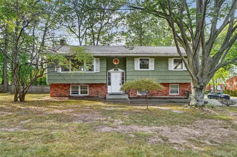 15 Stockbridge Ave, Ramapo, NY 10901