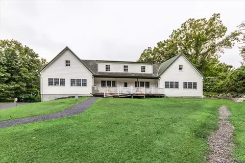 10 Bon Miller Rd, Mahopac, NY 10541