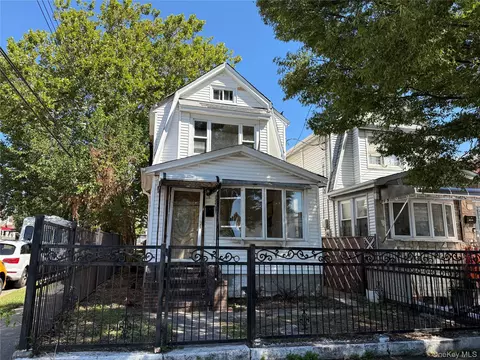 132-01 131st Ave, South Ozone Park, NY 11420