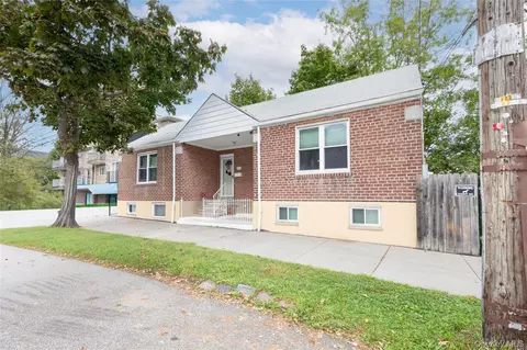 810 Clarence Ave, New York, NY 10465