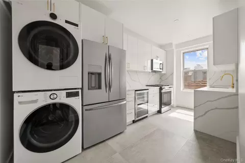 45-08 40th St #F44, Sunnyside, NY 11104