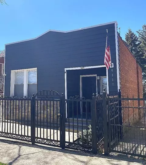 4331 Murdock Ave, New York, NY 10466