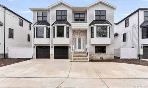 909 Greenfield Rd, Woodmere, NY 11598