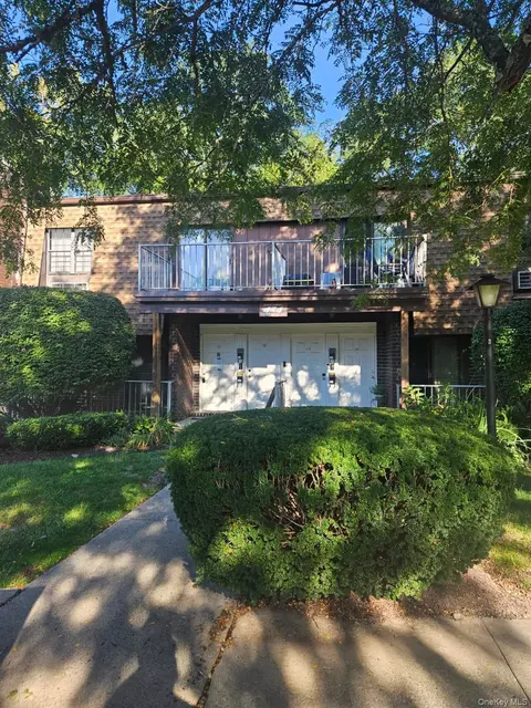 424 Carpenter Ave #11, Newburgh, NY 12550