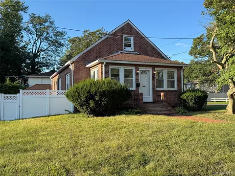 111 Central Ave, Deer Park, NY 11729
