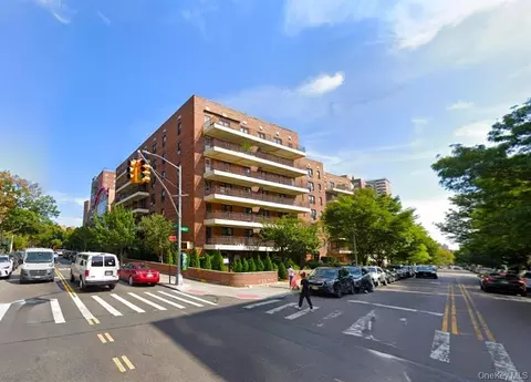 137-10 Franklin Ave #415, Flushing, NY 11355
