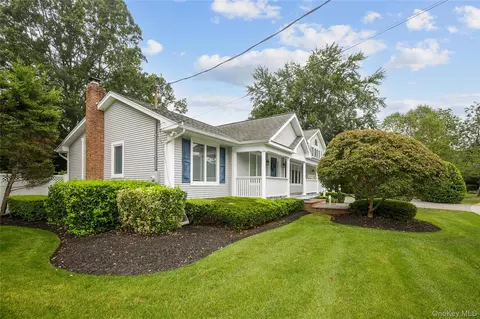 5 Searington Dr, Syosset, NY 11791