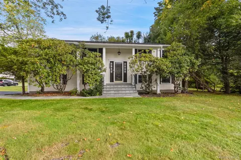 1350 Ellen Ln, Yorktown, NY 10598