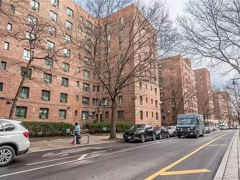 1554 Unionport Rd #3B, New York, NY 10462