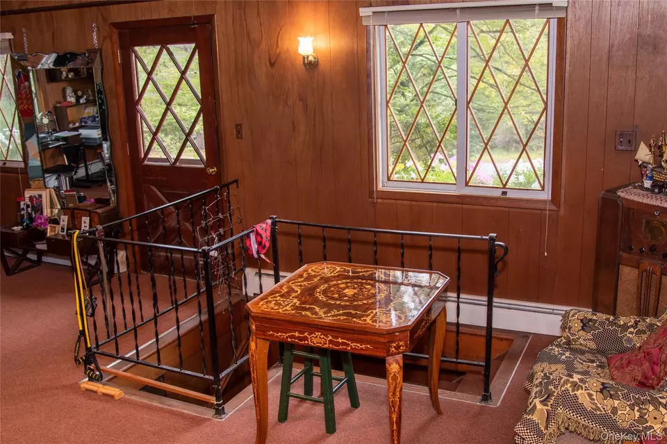 Entry Way - 177 Davos Rd, Woodridge, NY 12789 photo 3 of 4