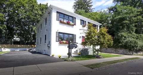 23-25 Van Duzen Pl, Eastchester, NY 10707