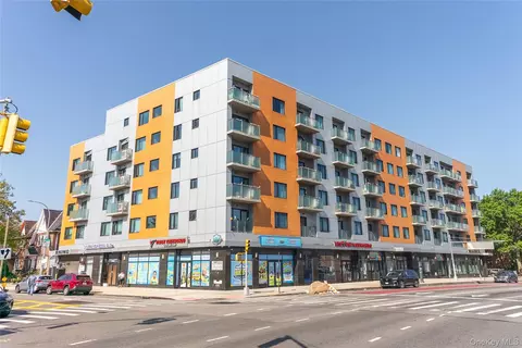 62-98 Woodhaven Blvd #4M, Middle Village, NY 11379
