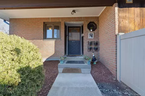 10 Heritage Dr #A, Clarkstown, NY 10956