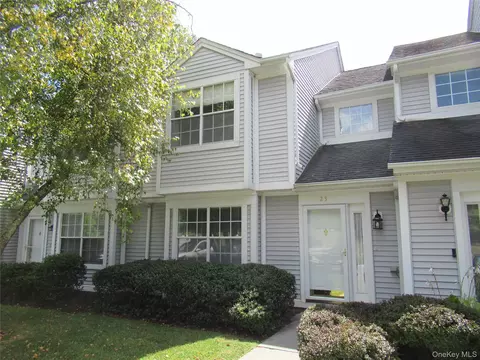 23 Juniper Ln, Pawling, NY 12564
