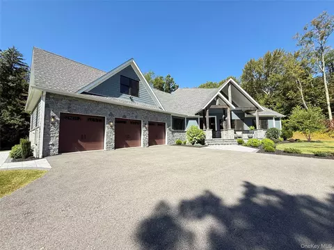 71 Carol Ln, Beekman, NY 12570