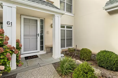 61 Doral Greens Dr W #224, Rye Brook, NY 10573