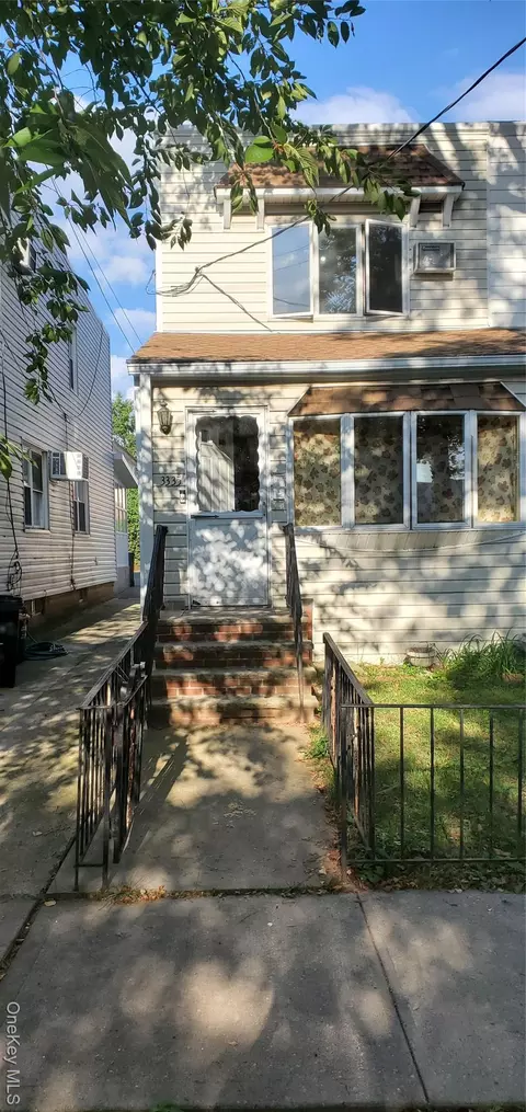 3335 204th St, New York, NY 11361