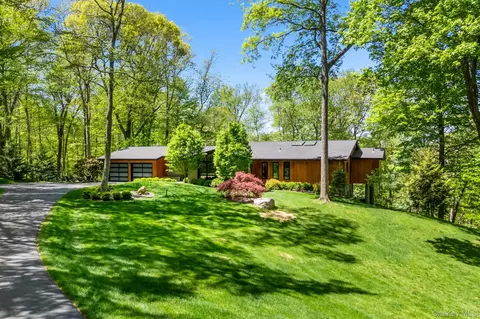 2 The Logging Rd, Lewisboro, NY 10597