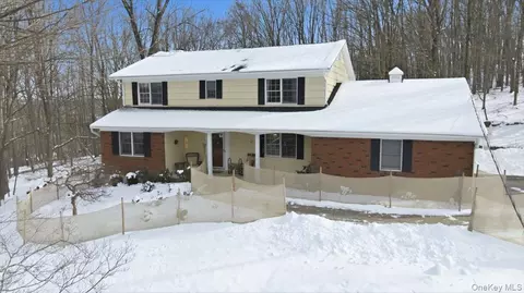15 Lake Gilead Rd, Carmel, NY 10512