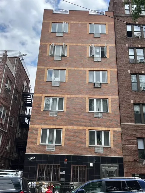 43-07 48th St #5B, Sunnyside, NY 11104