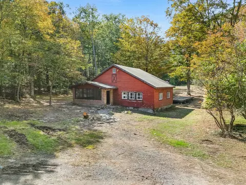 31 Bunny Run Rd, Saugerties, NY 12477