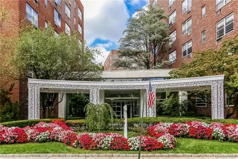 281 Garth Rd #A6D, Scarsdale, NY 10583
