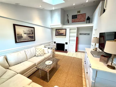 231 Dune Rd #905, Westhampton Beach, NY 11978