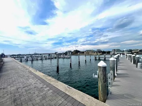 231 Dune Rd #905, Westhampton Beach, NY 11978