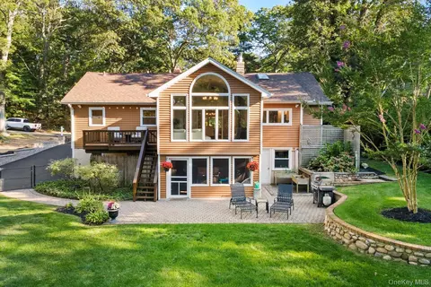 7 Beverly Dr, Miller Place, NY 11764