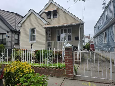 16721 142nd Ave, Jamaica, NY 11434