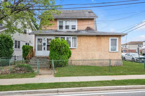 230 Broadway, Lynbrook, NY 11563