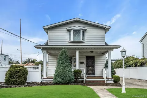 2479 Tonquin St, East Meadow, NY 11554