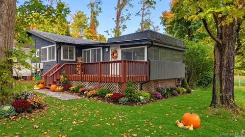 191 Sylvan Lake Rd #30, Beekman, NY 12533