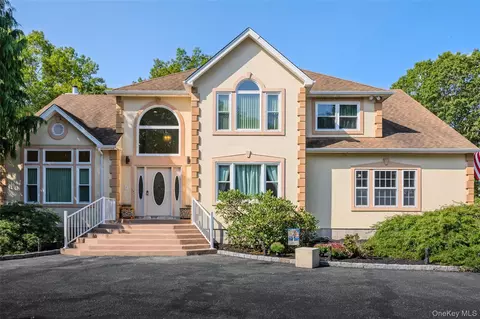 162 Miller Place Rd, Miller Place, NY 11764